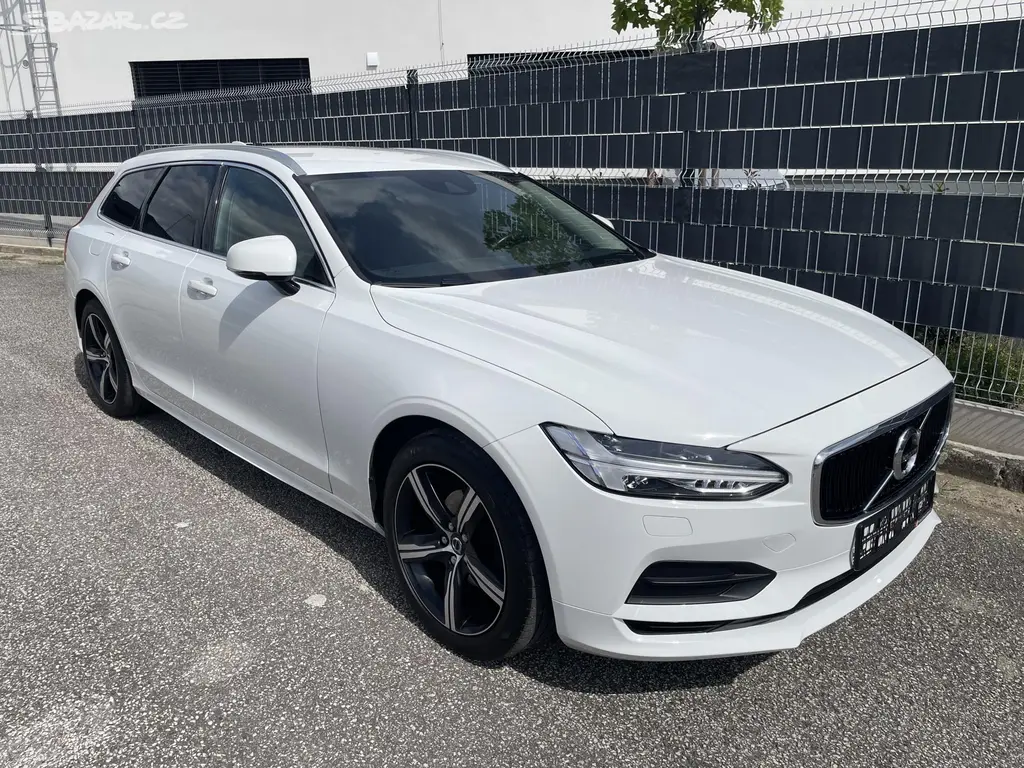 Volvo V90, 2.0 D4 140kW MOMENTUM